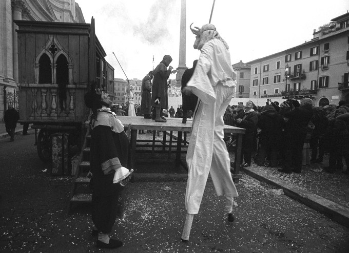 Il rinnovellato spirto carnacialesco dell'Urbe...