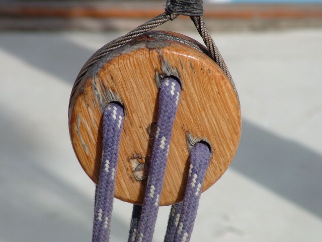 Particolare di una barca a vela