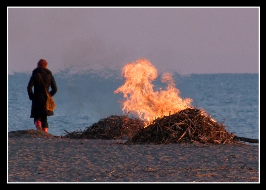 Falo' sulla spiaggia d'inverno