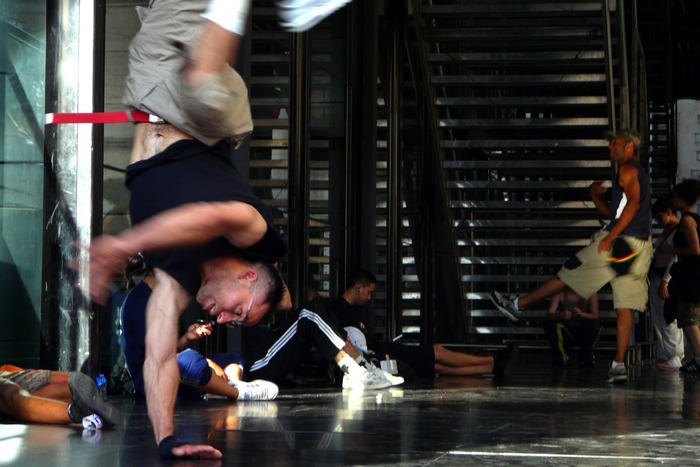 breakdance sotto i portici