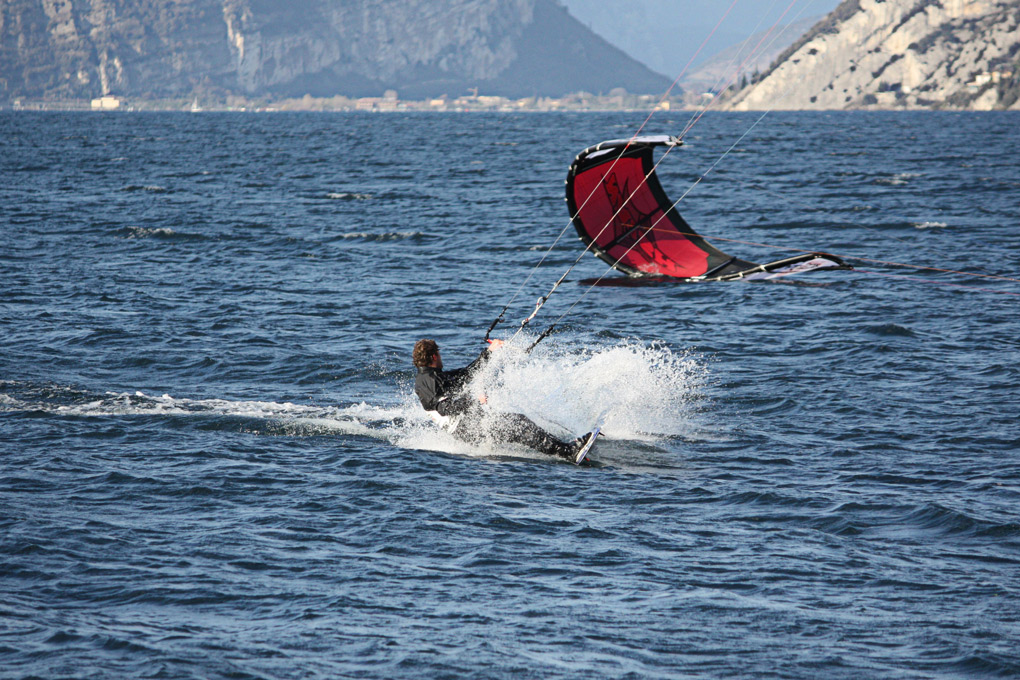 kite surfing