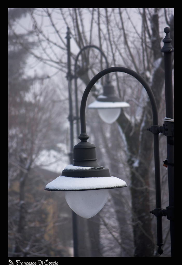 lampioni innevati...