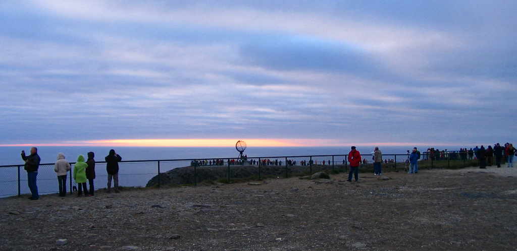 SOLE DI MEZZANOTTE A CAPO NORD