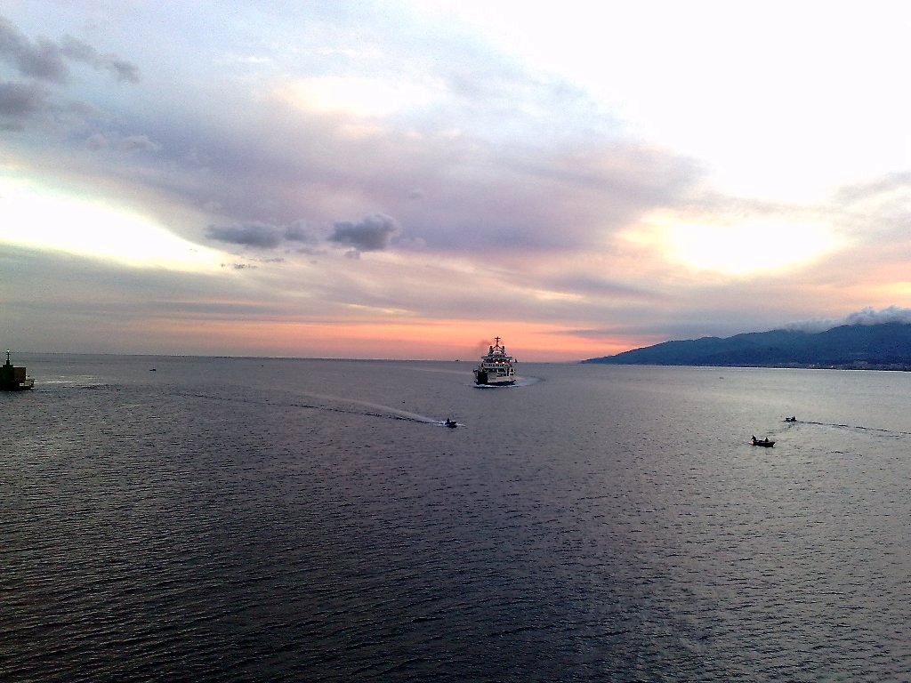 traghetto sullo stretto