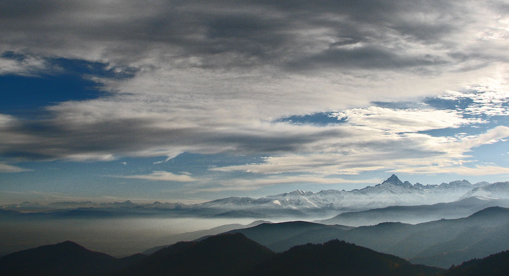 Monviso e nuvole