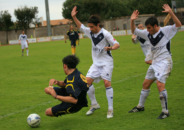 ... e chi ti tocca...