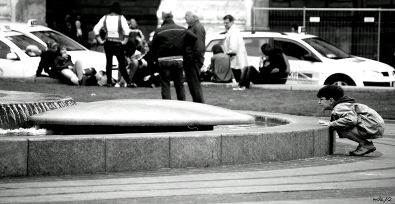 "Che c'� l� sotto?!"