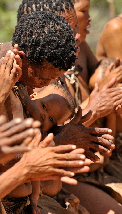 Sguardo di bimbo boscimane
