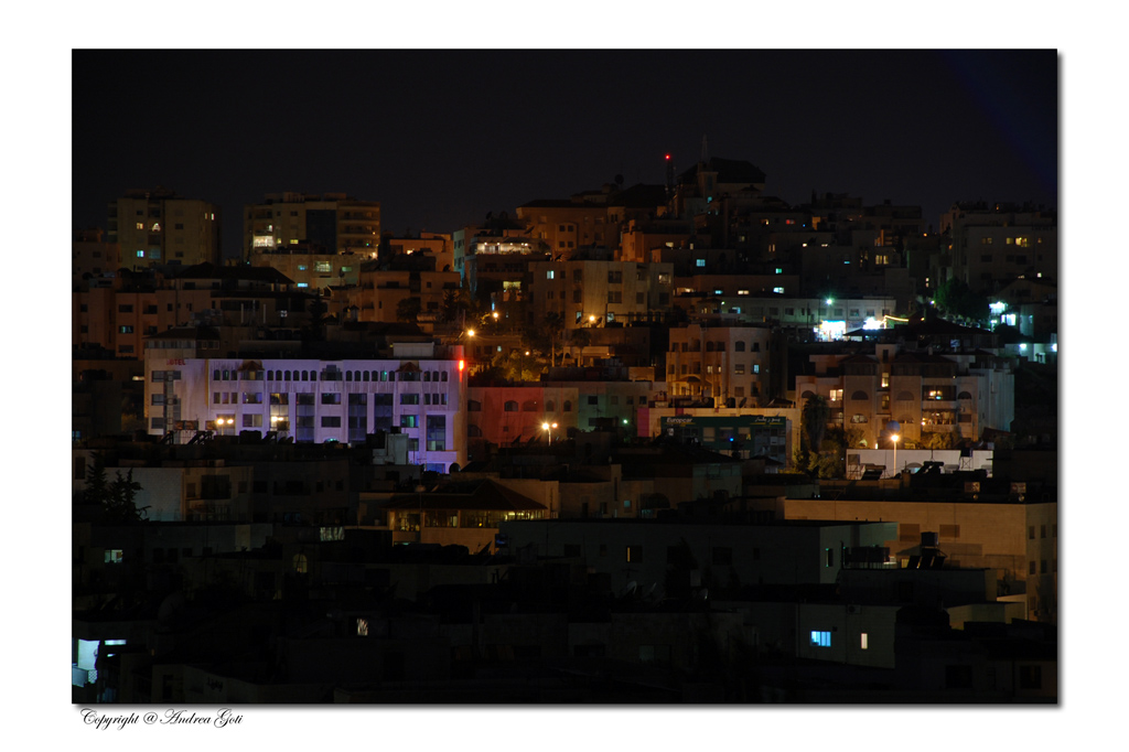 Amman di notte . Girodania