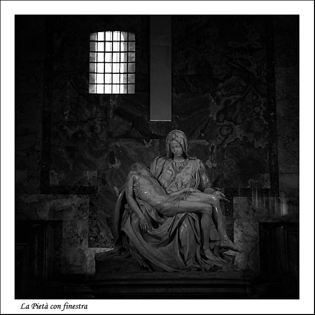 La Piet� con finestra