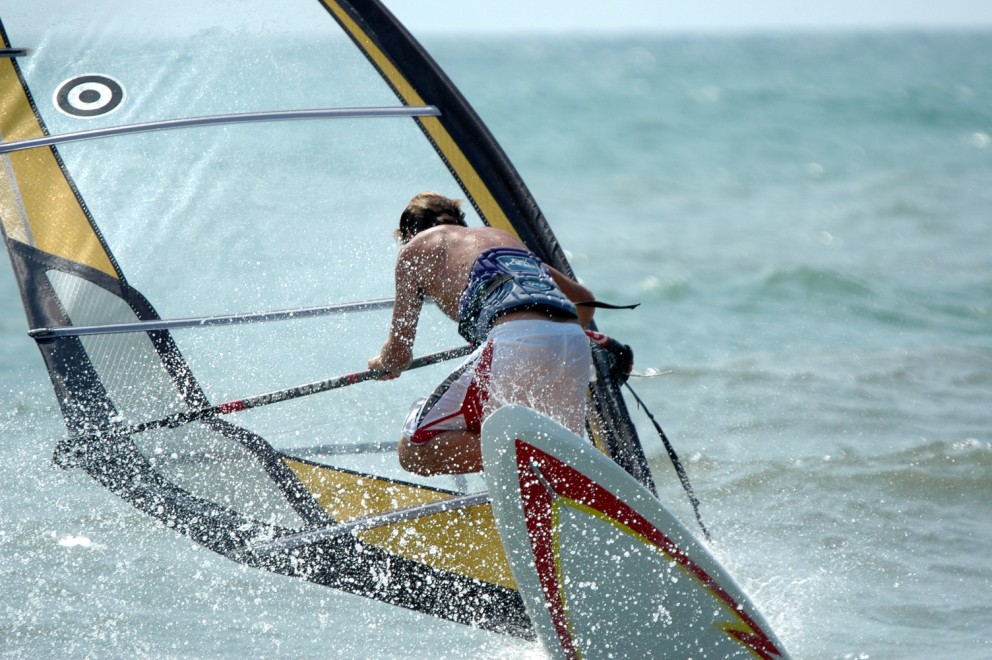 windsurf