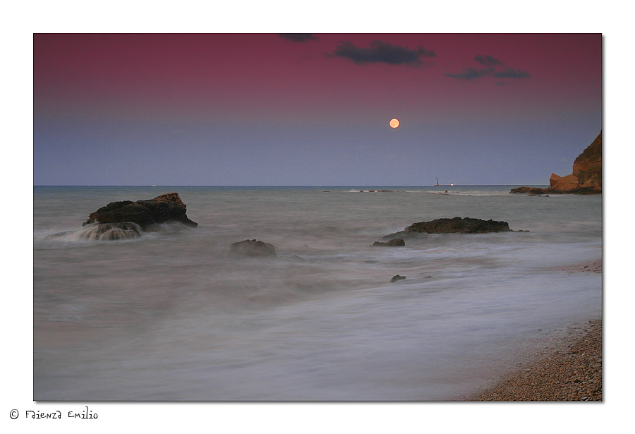 GUARDA CHE LUNA GUARDA CHE MARE