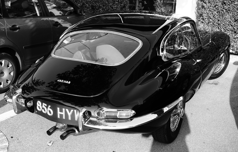 ... camminavo in un parcheggio quando...