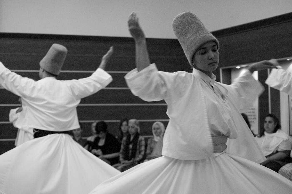 Dervisci Rotanti - Meditazione di una ragazza