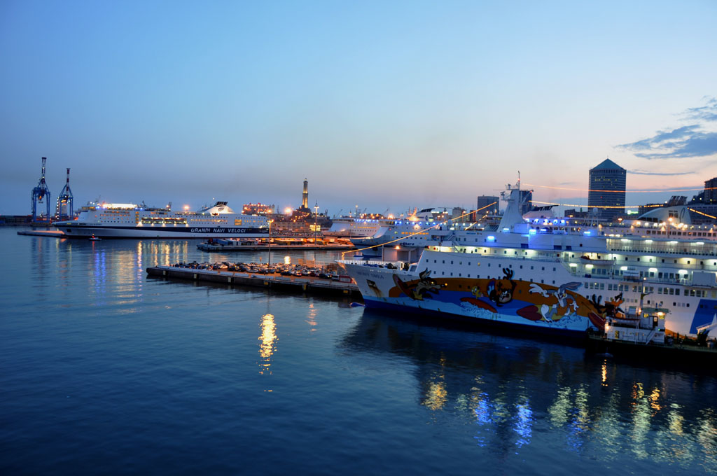 in partenza.. porto Genova