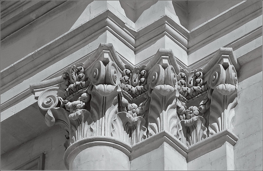 Particolare del Palazzo della Provincia di Sassari