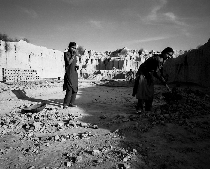 Giovani ragazze al lavoro a Kolayat