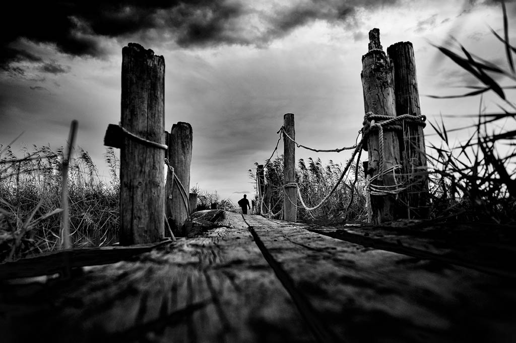 B\W?  !Over the bridge!