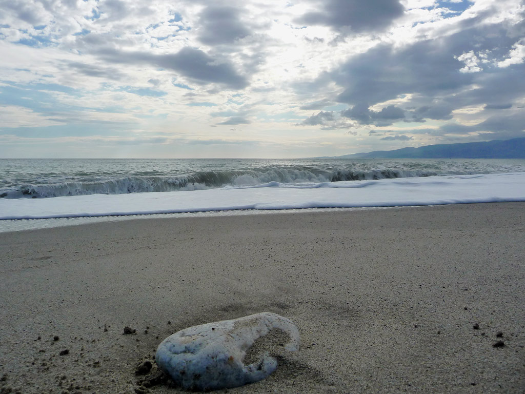 OVE L' ONDA S' INFRANGE