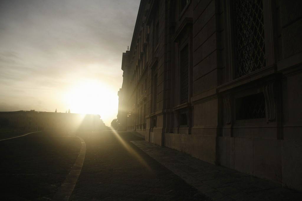 Il sole che accarezza la reggia