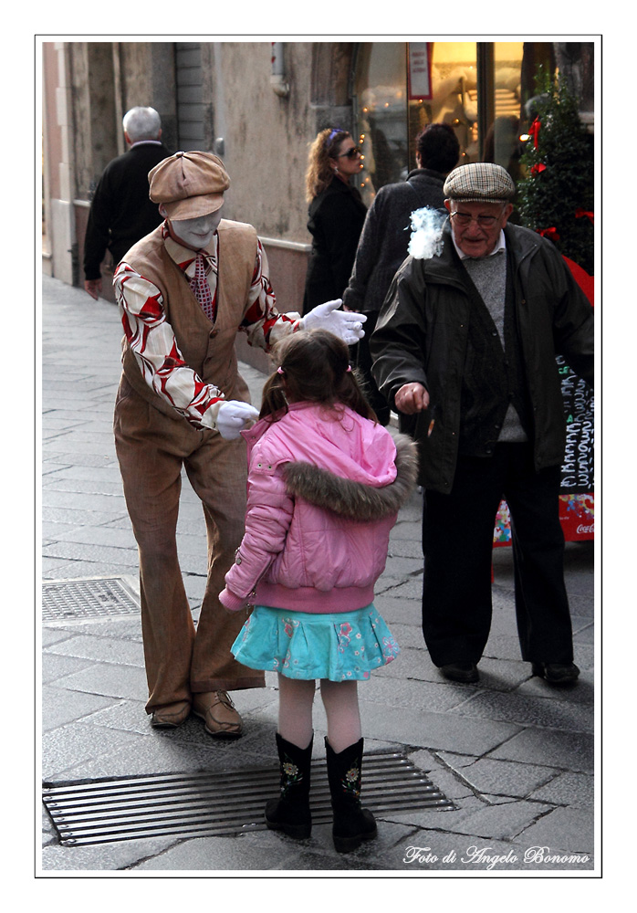 Artista di strada a Taormina....