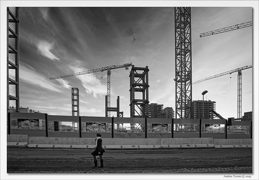 Under Costruction.. B/N