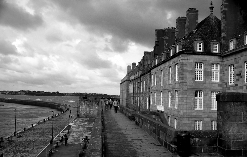 a che ora passa di qui, ispettore Maigret ?