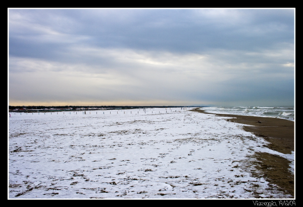 Viareggio - Spiaggia innevata 2