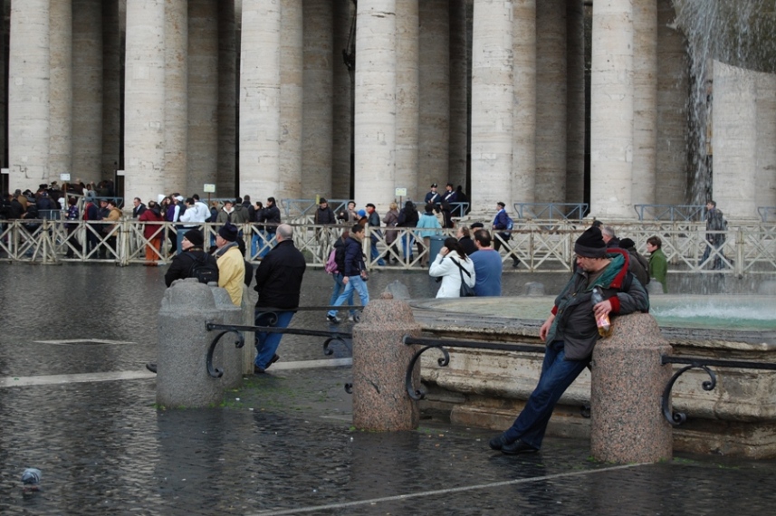 speriamo benedica tutti...S.Pietro