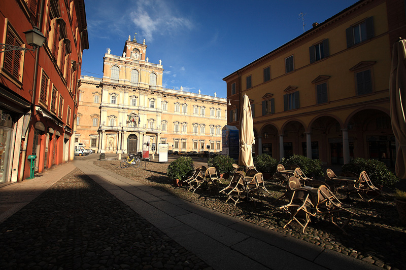 verso il Palazzo Ducale Modena