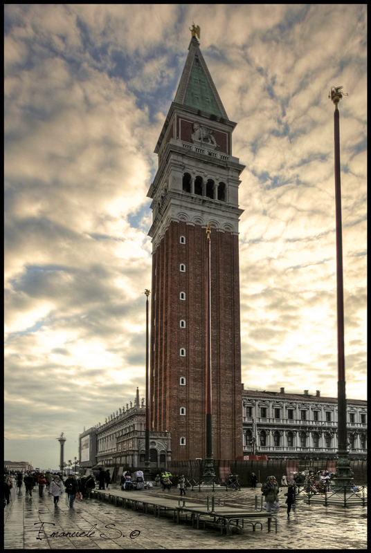 Campanile di Piazza San Marco Hdr