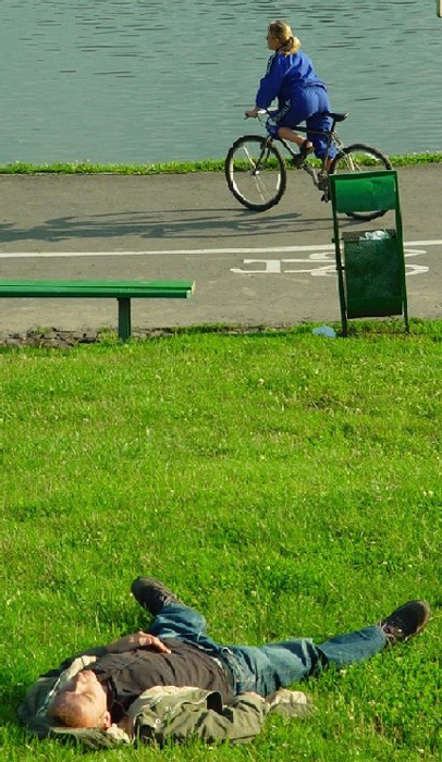 People at rest or not