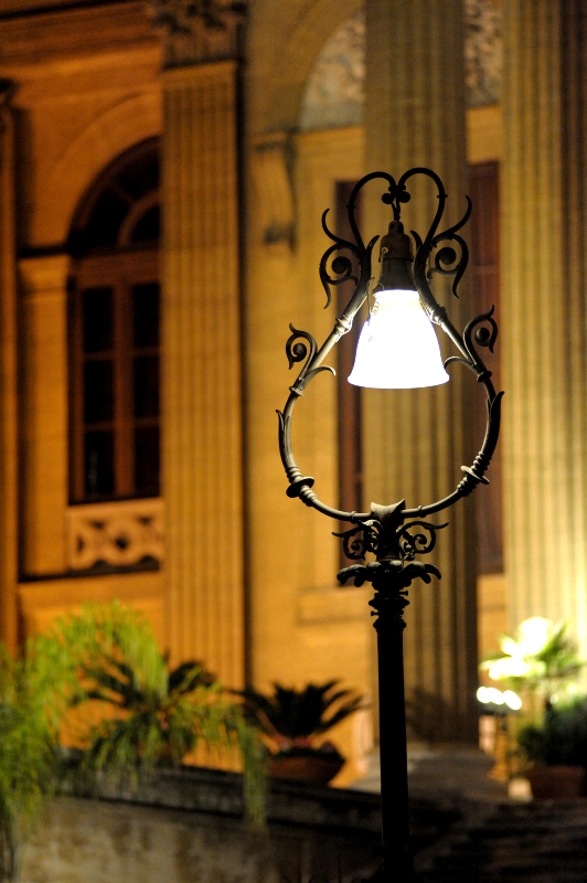 Lampione Piazza Massimo - Palermo