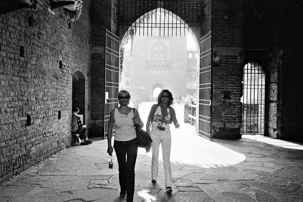 Spensierate fanciulle al Castello Sforzesco