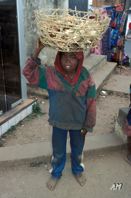 Madagascar - Piccolo venditore ad Ambositra
