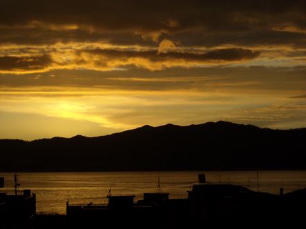 tramonto sullo stretto di messina