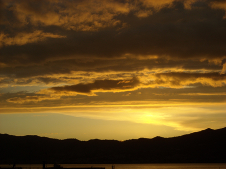 tramonto sullo stretto di messina