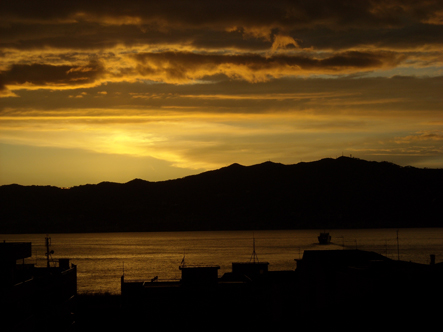 tramonto sullo stretto di messina