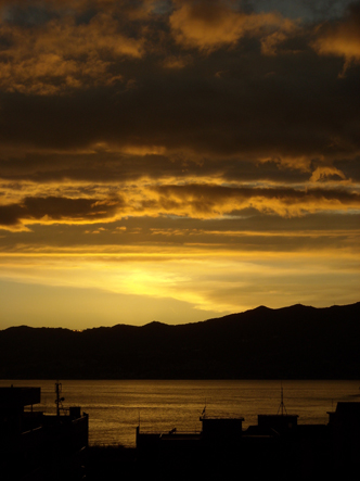 tramonto sullo stretto di messina