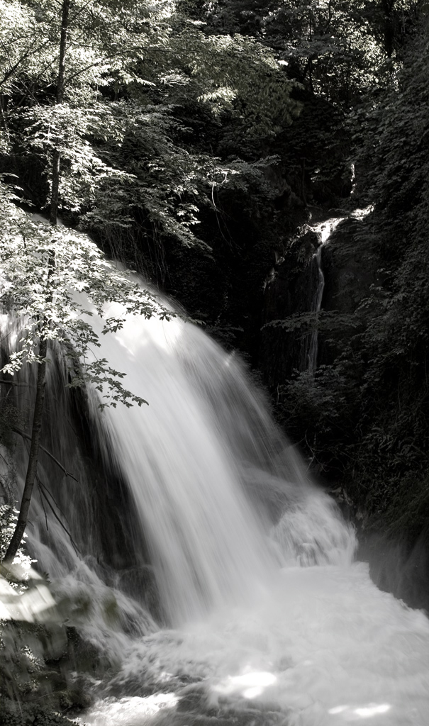 cascata delle marmore b_w