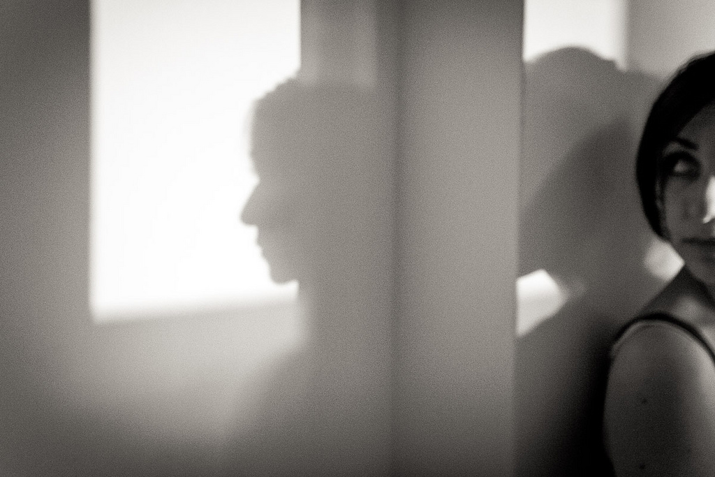 di fronte e di profilo