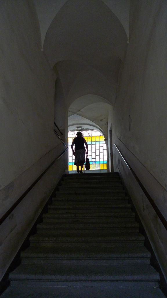 su per le antiche scale