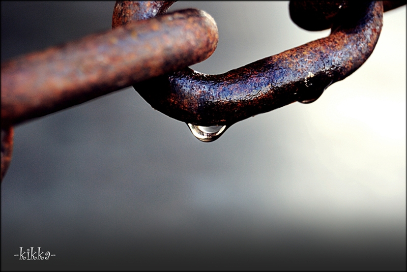 La catena e la goccia