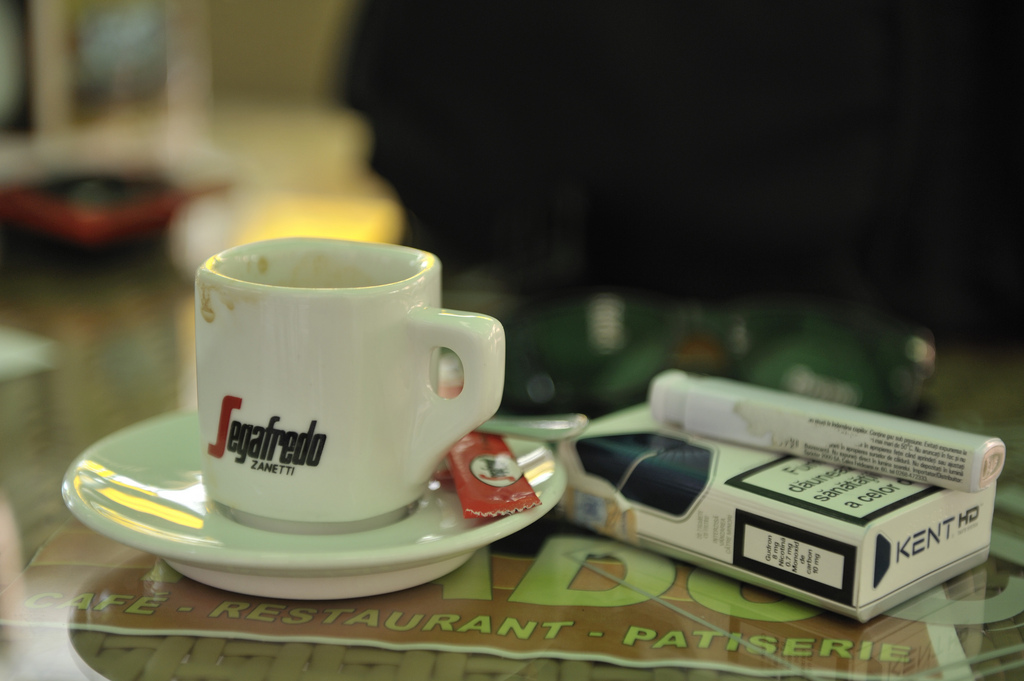 Caff� e sigarette...