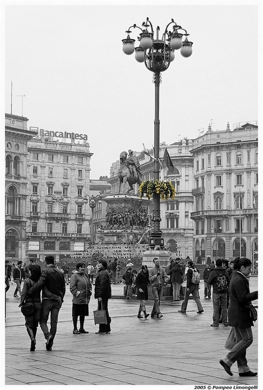 in piazza DUOMO a Milano