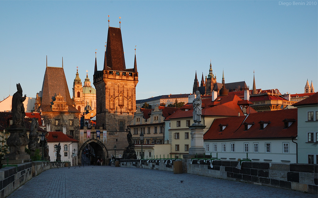 Praga, alba dal ponte Carlo