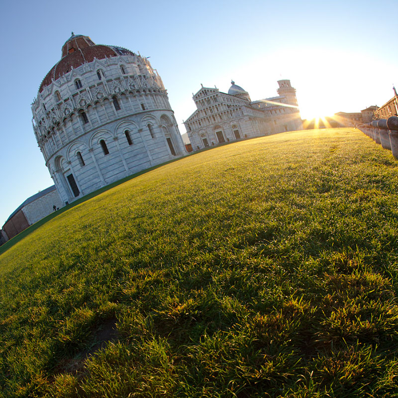 Qui pende tutto, non solo la torre!