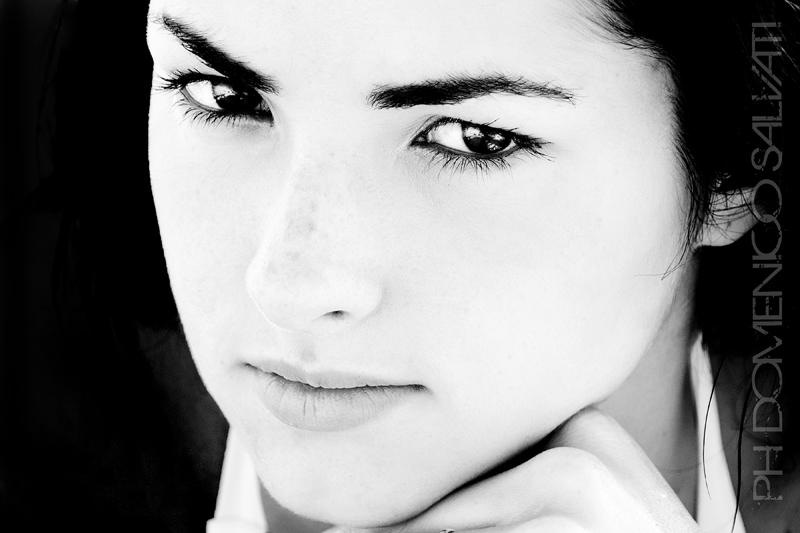 Tengo due occhi che ti spiezzo in due.