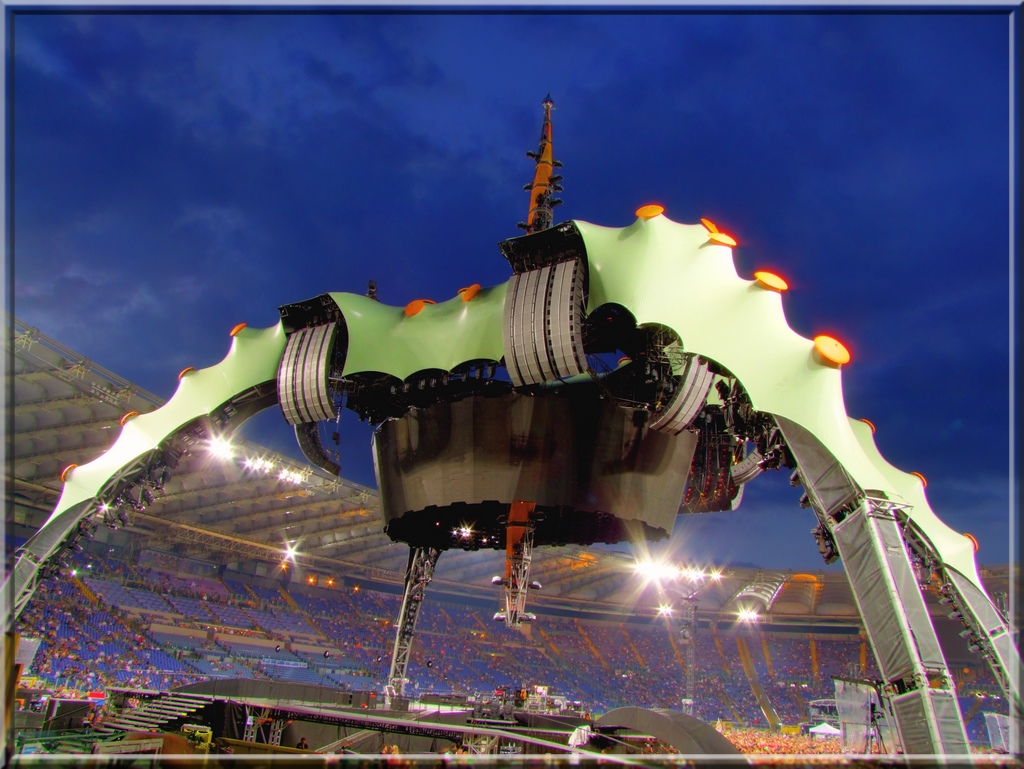 U-2      360� Tour (HDR)