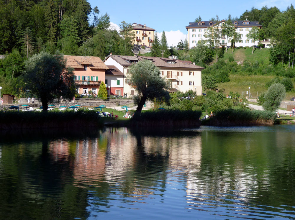 75  RIFLESSI DEL LAGO